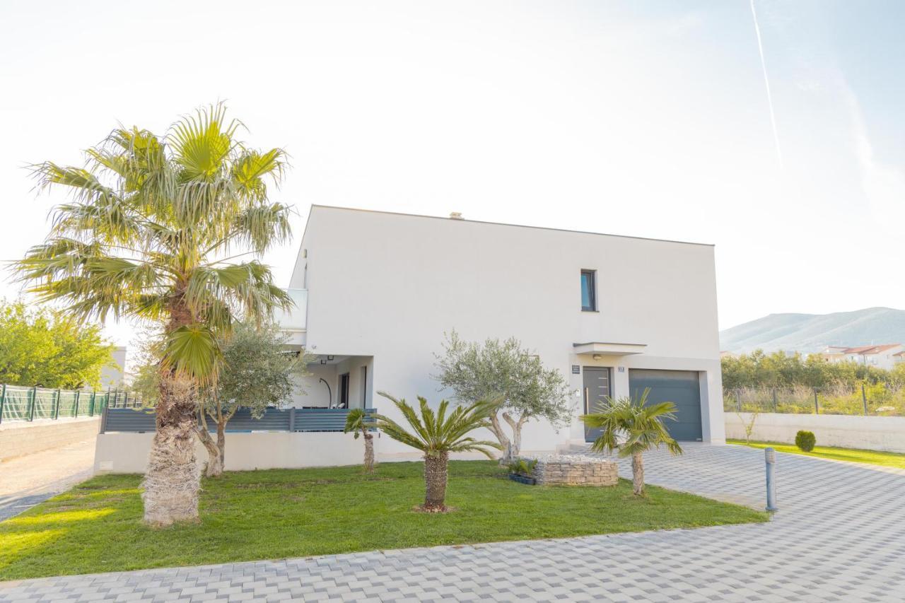 Villa Castelli, Apartment With Pool, Kaštela Extérieur photo
