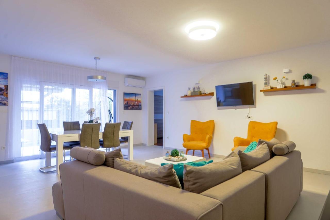 Villa Castelli, Apartment With Pool, Kaštela Extérieur photo
